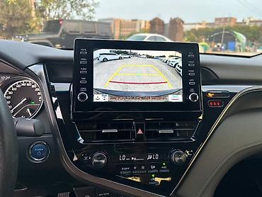 тайота в: Toyota Camry: 2021 г., Автомат, Гибрид, Седан — 5