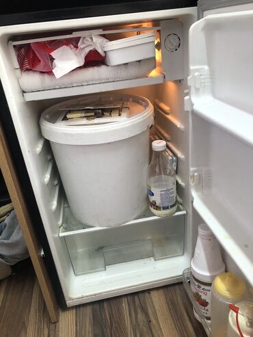 сто оборудование: Срочно продается холодильник Авангард