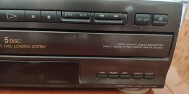 Musiqi mərkəzləri: SONY CDP-C433M – bu cihaz sadəcə bir CD çalıcı deyil. Bu, Sony-nin
