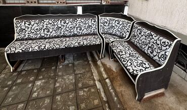 Другая мебель: Б/у продаю уголок по цене 5000 сом, самовывоз