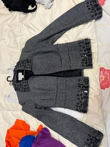 Toy paltarları: Ağ rəngli zərif gəlinlik - Model: baldırdan enən düz/yarı-fleyta — 35