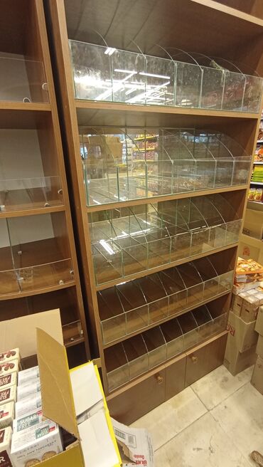 Mebellərin yığılması: Konfet və çərəz üçün vitrinlər sifarişlə hazırlanır — 19