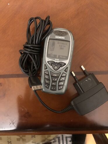 nokia modem: Nokia 1, < 2 ГБ, цвет - Зеленый, Кнопочный