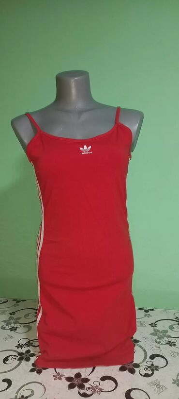 koja boja cipela ide uz zelenu haljinu: Adidas M (EU 38), color - Red, Other style, With the straps