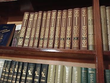 Книжные шкафы: Большая домашняя библиотека: собрание художественной и — 8