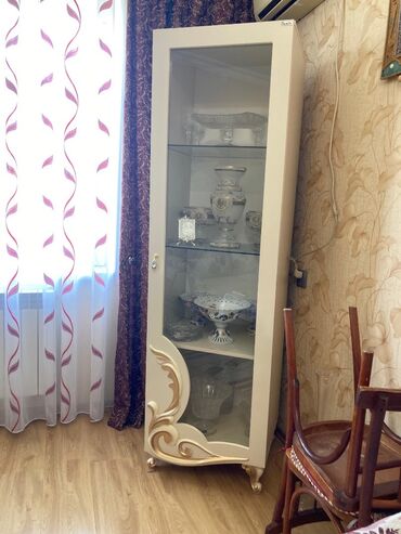 Salam.Künc mebeli satilir.
Elaqe:0103733934