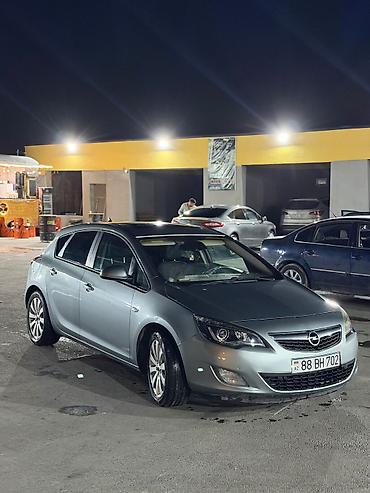 Opel: Opel Astra: 1.6 l | 2011 il 370000 km Sedan — 1