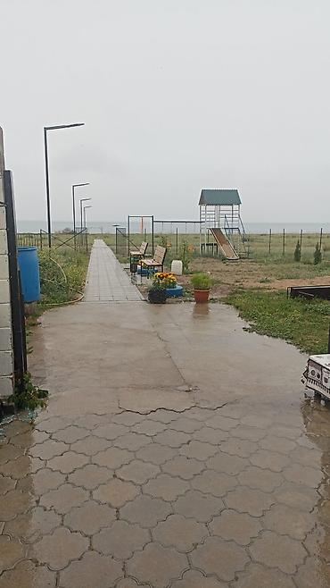 с баней: Гостевой дом РОБИНЗОН. Село Тамчы 100 м до берега. первая линия — 10