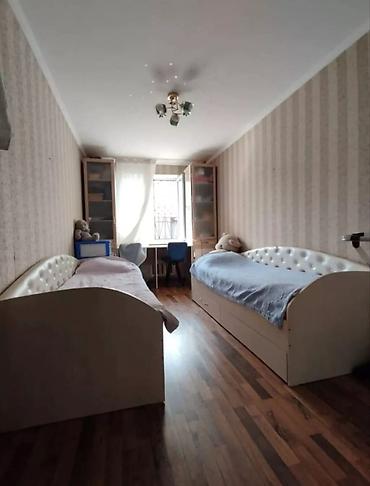 104: 3 комнаты, 60 м², 4 мкр 104 серия, 4 этаж — 3