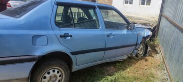 Volkswagen: Volkswagen Vento: 1993 г., 1.8 л, Механика, Бензин, Седан — 3