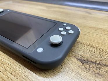 Nintendo Switch (Lite): Продаю Nintendo Switch Lite чипованая Карта памяти 256gb Состояние — 6