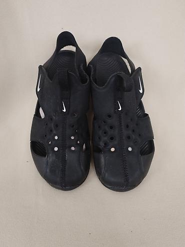 bermude prodaja: NIKE sandale za decaka br 31-Nike sandale za decaka u cnoj boji sa — 4