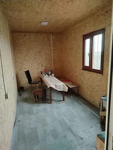 Konteynerlər: Konteyner 1 ədədinin qiymətidir.Çürüksüz yaxşı vəziyyətdə.Real — 4