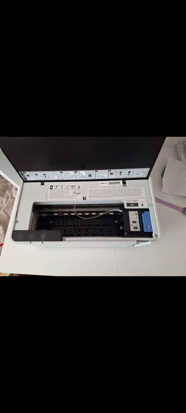 Printerlər: Epson markalı printer satilir. Aprelin 3 də alinib. 3 -4 dəfə istifadə