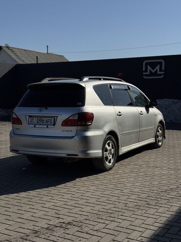 Toyota: Toyota Ipsum: 2002 г., 2.4 л, Газ