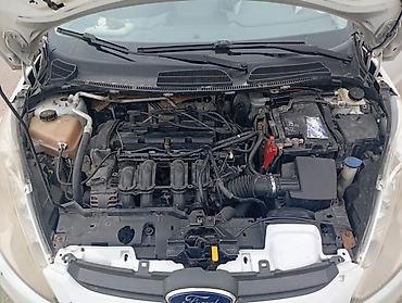nolyeddi şəkilləri: Ford Fiesta: 1.4 l | 2009 il 255 km Hetçbek — 4