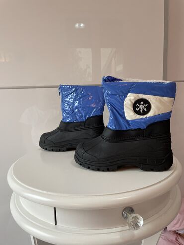 trapstar prsluk cena: Boots, Size - 31