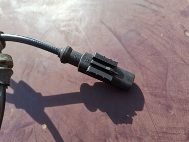 Auto delovi: Zadnji ABS senzor brzine Lada 21214i Niva. Polovno, kao novo — 4