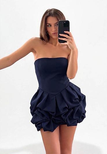 maxers nova kolekcija: Koktel mini haljina bez bretela sa skulpturalnim naborima - Model — 2