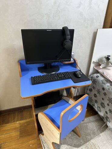 доски магнитно меловая с дополнительными планками: Комплект детского стола и стула, Б/у, Самовывоз