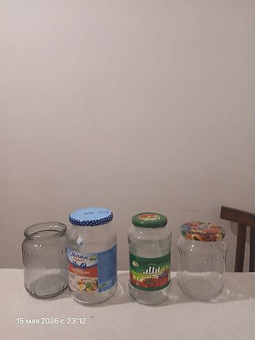 bankalar: Şüşə bankalar 
- Material: qalın şüşə. çoxdur 40 qəpikdən — 1