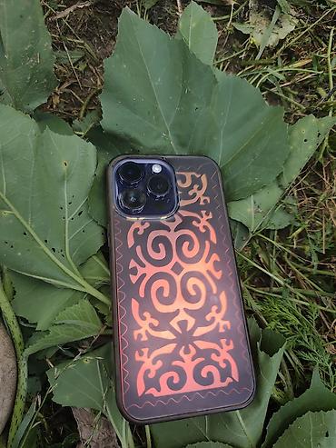 bt fm modulator: Защитный чехол для iPhone с оригинальным узором - Форм‑фактор — 2