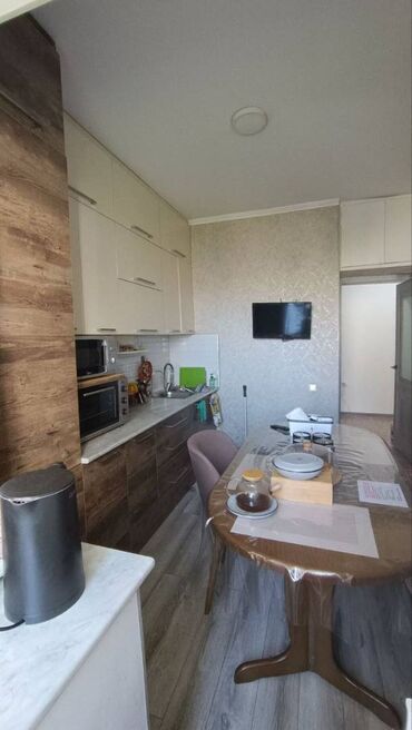 1 комнатная квартира без мебели: 2 комнаты, 52 м², Индивидуалка, 4 этаж, Евроремонт