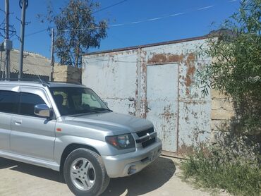 Həyət evləri və villaların satışı: Binə 4 otaqlı, 120 kv. m, Orta təmir