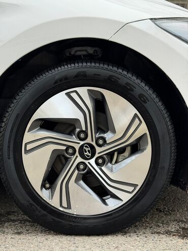 Hyundai: Hyundai Elantra: 2020 г., 1.6 л, Электромобиль — 7