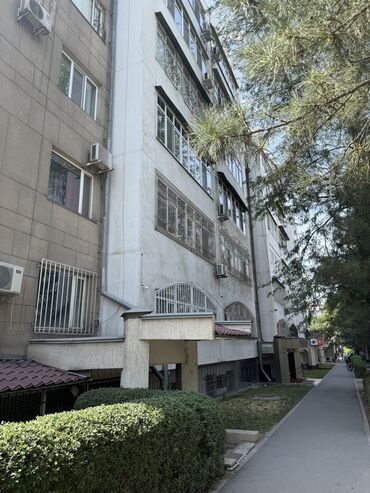 аренда футбольная поля: Ижарага берем Офистик, 165 кв. м, Турак комплексинде, 1-катар, Өзүнчө ашканасы менен, Өзүнчө кире бериши менен