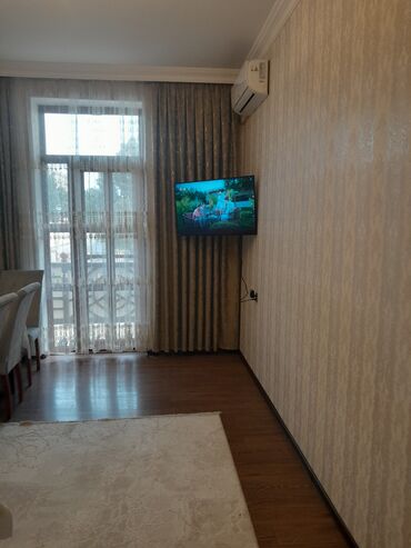 Uzunmüddətli kirayə mənzillər: Tam mebelli 2 otaqlı mənzil interyeri - Yataq otağı: Böyük — 8