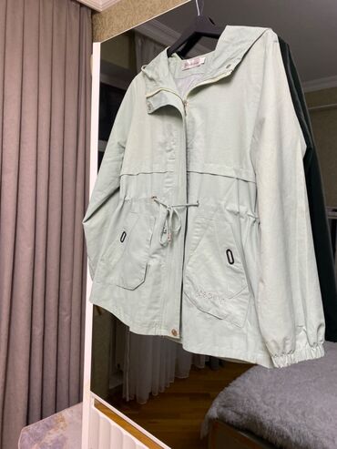 дождевой костюм детский: Nazik kurtka, payız yaz fesline uyğun. 42-44 razmere uyğun. Bir neçe