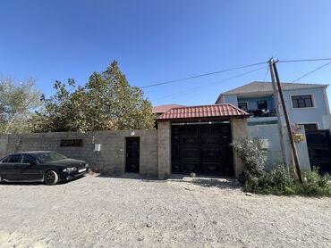 Həyət evləri və villaların satışı: Evin 2 ci mərtəbsi tam təmirliiri 3 yataq otaqı 1 qonaq otağı 3