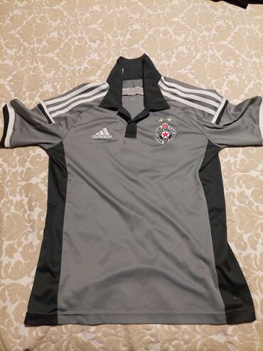 kratke majice i šortsevi za fitnes: Partizanov dres 

broj:14