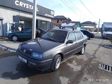 Volkswagen: Volkswagen Vento: 1994 г., 1.8 л, Механика, Бензин, Седан