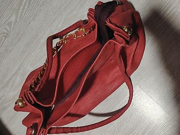 pandora narukvica cena: Crvena ženska torba sa zlatnim detaljima - Model: shopper/hobo torba — 4