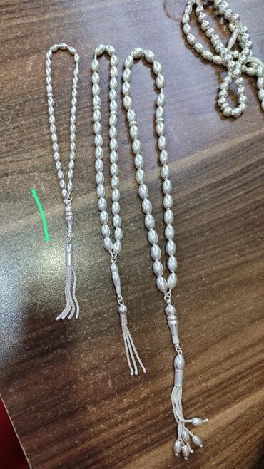 Digər alətlər: Gümüş tesbehler qiýmetlər ferqlidir.70 manatdan baslayır.33 daslidır — 2