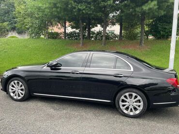 Mercedes-Benz: Mercedes-Benz E 220: 2 l | 2016 il Sedan — 5