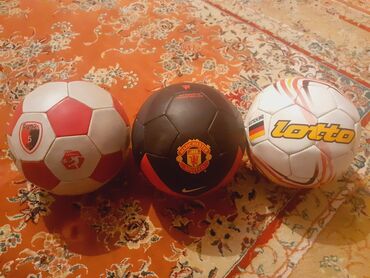 futbol ayaqqabilari satisi: Salam.Ünvan Bakı.3 İ birlikdə 20 AZN son qiymətdir.Tək 8 AZN