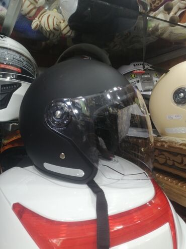 Moto dəbilqələr: 1-ci şəkildəki Baqaj 95 aznMoto Dəbilqələr Ag qarşı enli şüşəli 29azn — 30