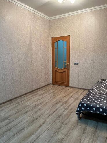 Uzunmüddətli kirayə mənzillər: İnşaatçılar metrosunun çıxışında, 14 mərtəbəli binanın 10-cu — 12