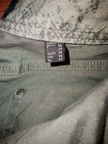 Farmerke: Ženske farmerke – nekoliko para Cena za dva para koju imaju ostecenja — 2