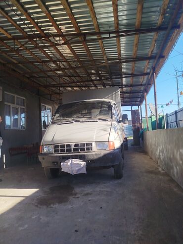 QAZ: QAZ GAZel: 2.4 l | 2000 il 288454543 km Universal