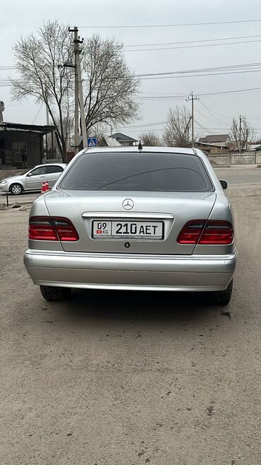 carina e: Mercedes-Benz E 220: 2002 г.