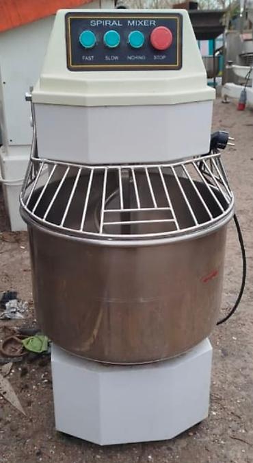 Оборудование для ресторанов, кафе: Spiral xəmiryoğuran aparat 20 kq xəmir verir 220 v reduktorladır — 1