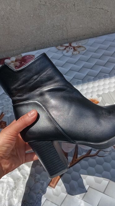 Botinka və botilyonlar: Burberry, Ölçü: 38.5, rəng - Qara, Yeni — 4