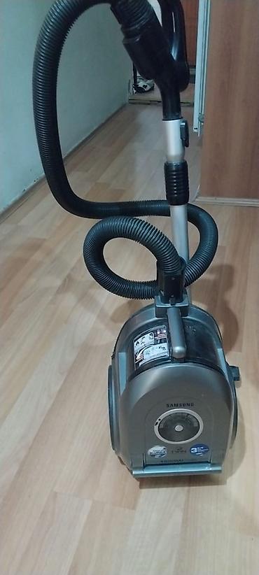tossoran: Samsung tozsoran – 1800W gücündə, siklon tipli (kisəsiz) sistem. - Güc — 6