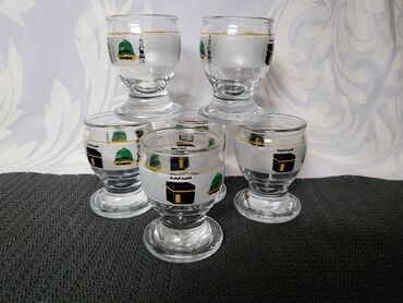 Čaše: Casice nove za zestoko pice. Komada 6 u ceni,jako tkz.zamzam staklo — 2