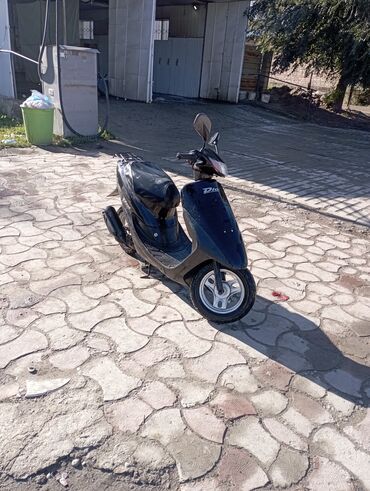 крепление капота: Скутер Honda Dio (серия DIO), черный. Срочно в отличном состоянии