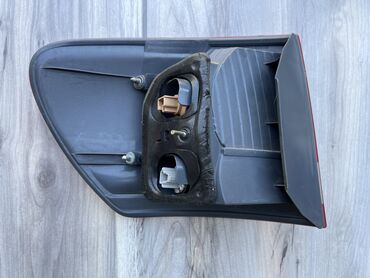 Стоп-сигналы: Задний правый стоп-сигнал Toyota 2005 г., Б/у, Оригинал, США — 6